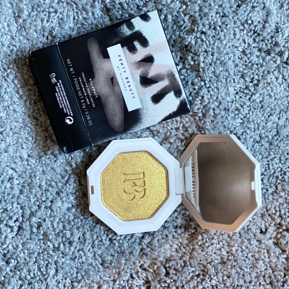Fenty highlighter